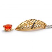 9ct yellow and white gold pendant with zincite and sapphire